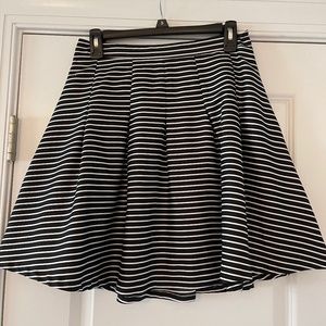 The Limited Size 2 Black and White Striped Skirt